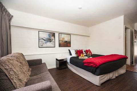 Motel Oasis - Accommodation Perth 1