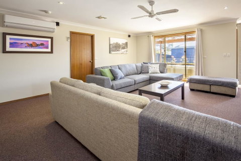Mountain Lodge - Accommodation Perth 0