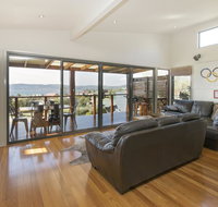 Ned Kelly's Retreat - Sophisticated style with modern convenience and magical outlook - Accommodation Perth