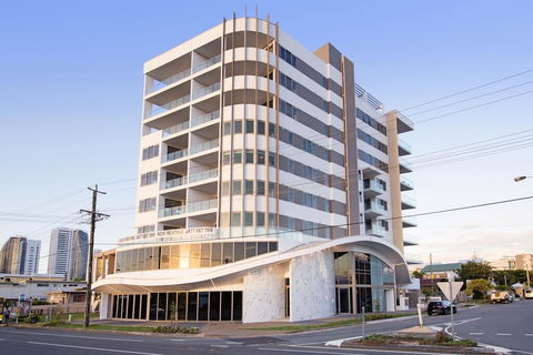 NEO Apartments Mermaid Beach - Accommodation Perth 0