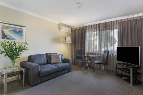 The Peninsula Riverside Serviced Apartments - Accommodation Perth 28