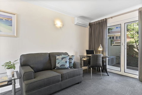 The Peninsula Riverside Serviced Apartments - Accommodation Perth 1