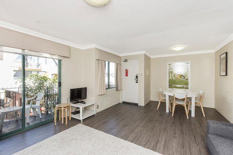 Subiaco Village 30 - Accommodation Perth 8