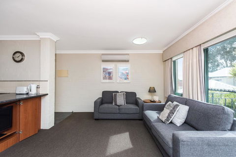 Subiaco Village 20 - Accommodation Perth 4