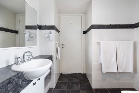 Subiaco Village 20 - Accommodation Perth 14
