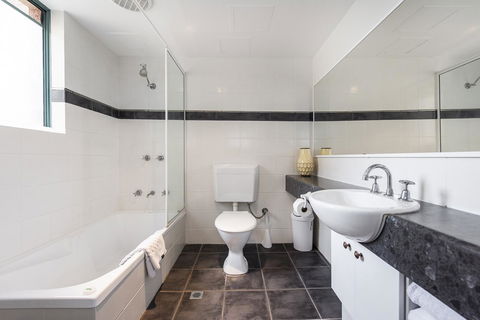 Subiaco Village 20 - Accommodation Perth 15