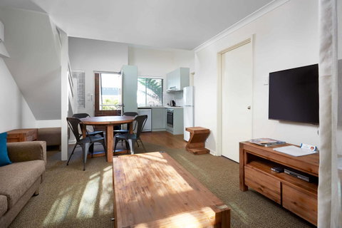 Broadwater Resort Como - Perth Resorts 13