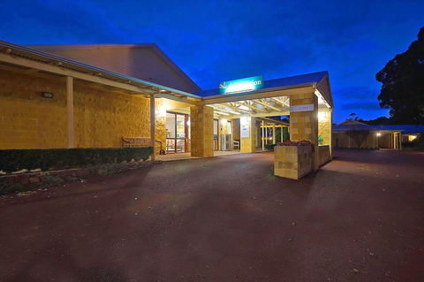 Stay Margaret River - Perth Resorts 32