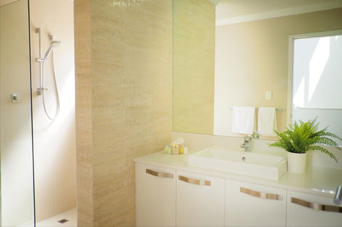 Cottesloe Artist's Beach Retreat - Accommodation Perth 25