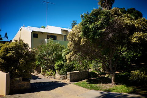 Cottesloe Artist's Beach Retreat - Accommodation Perth 4