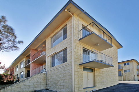 Summer Breeze - Holiday Or Business Apartment - Accommodation Perth 0