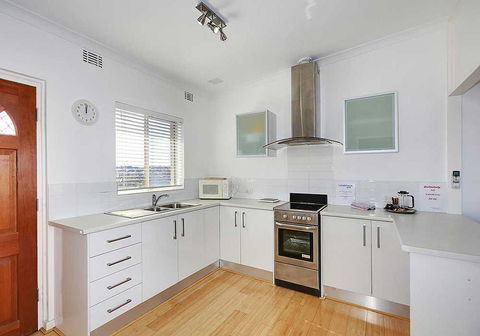 Summer Breeze - Holiday Or Business Apartment - Accommodation Perth 6