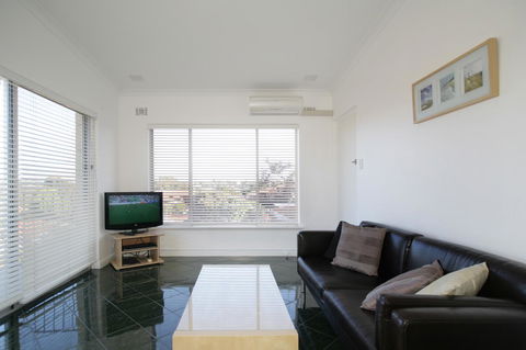 Summer Breeze - Holiday Or Business Apartment - Accommodation Perth 3