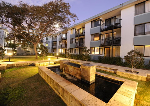 Lodestar Waterside Apartments - Accommodation Perth 3
