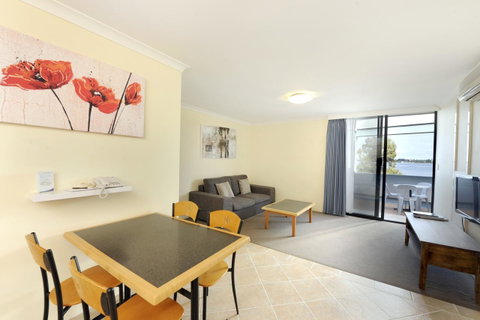 Lodestar Waterside Apartments - Accommodation Perth 21