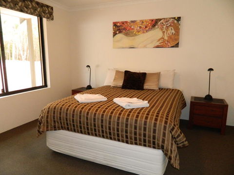 Margaret River Hideaway & Farmstay - Perth Resorts 38