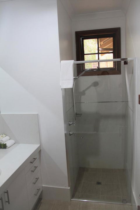 Riverglen Chalets - Perth Resorts 15