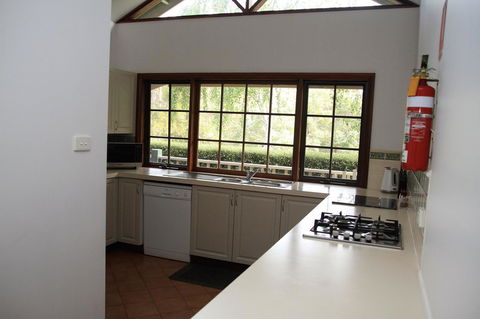 Riverglen Chalets - Perth Resorts 8