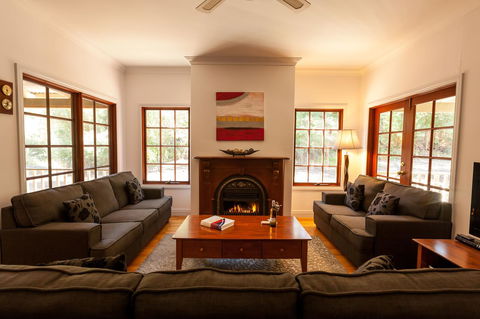 Riverglen Chalets - Perth Resorts 3