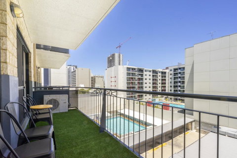 Oversized Eastend Sleeps 6 Free PARKING+POOL WIFI - Accommodation Perth 22