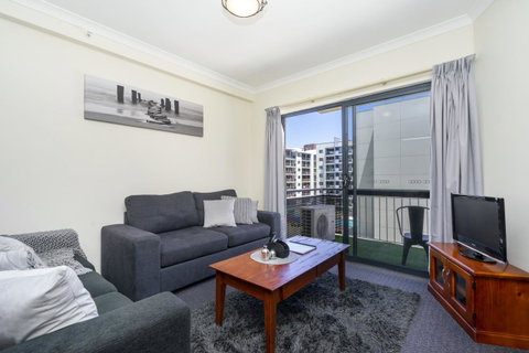 Oversized Eastend Sleeps 6 Free PARKING+POOL WIFI - Accommodation Perth 6