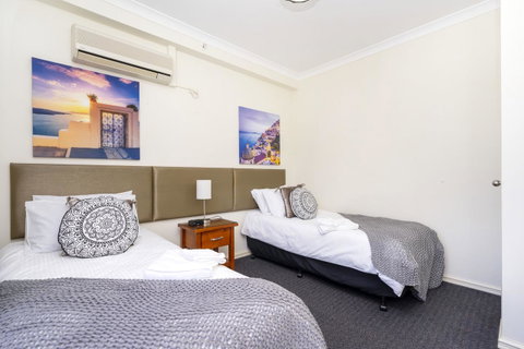 Oversized Eastend Sleeps 6 Free PARKING+POOL WIFI - Accommodation Perth 19