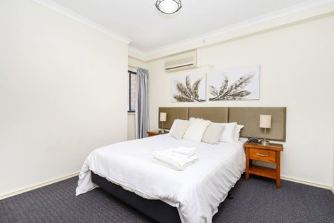 Oversized Eastend Sleeps 6 Free PARKING+POOL WIFI - Accommodation Perth 41