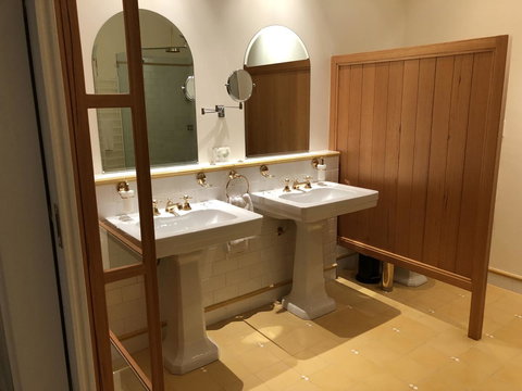 Caves Road Guest Houses - Perth Resorts 5