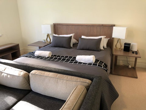 Caves Road Guest Houses - Perth Resorts 10