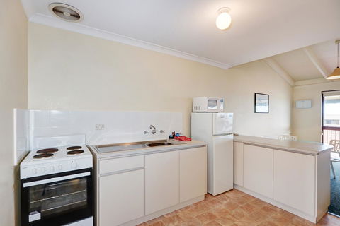 West Beach Lagoon 114 â€“ Ocean Views - Perth Resorts 5