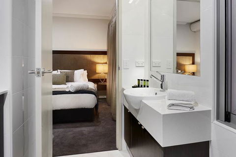 Attika Hotel - Accommodation Perth 4
