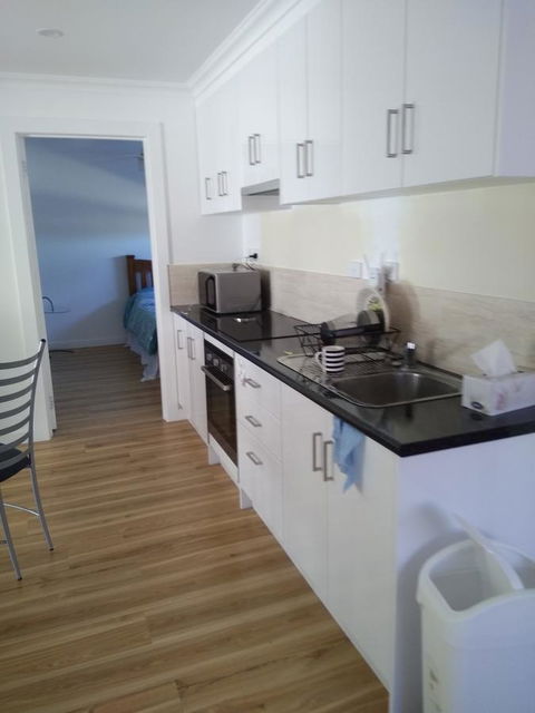 DIANELLA Budget Rooms Happy Place To Stay - Accommodation Perth 9