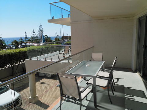 Salty Kiss - Perth Resorts 15