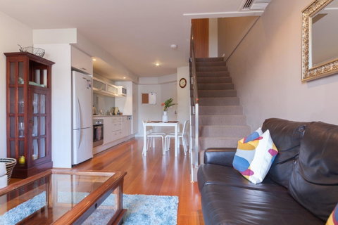 Cloisters - Accommodation Perth 8