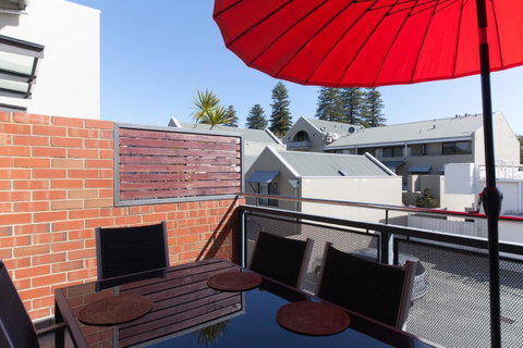 Cloisters - Accommodation Perth 6