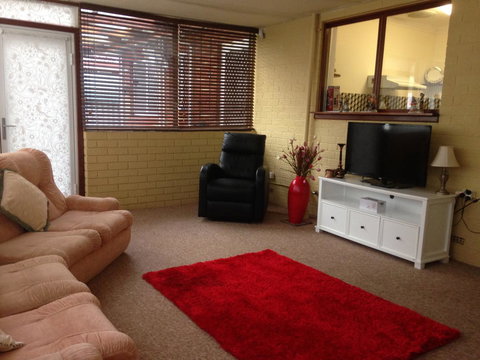 â˜… Stylish Family Home! â˜… - Accommodation Perth 3