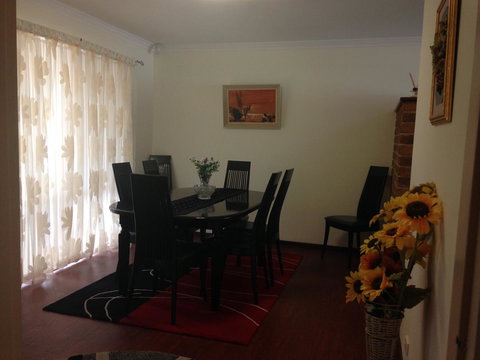 â˜… Stylish Family Home! â˜… - Accommodation Perth 8