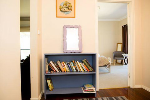 Yvonnes Rest Holiday Home - Perth Resorts 2