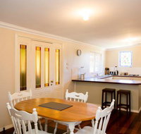 Yvonnes Rest Holiday Home - Perth Resorts