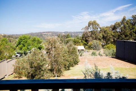 Yvonnes Rest Holiday Home - Perth Resorts 9