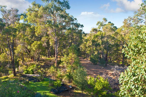 A Hidden Bush Delight - Accommodation Perth 30