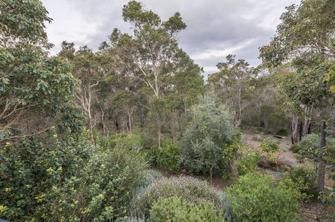 A Hidden Bush Delight - Accommodation Perth 7