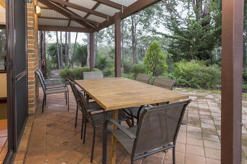 A Hidden Bush Delight - Accommodation Perth 12