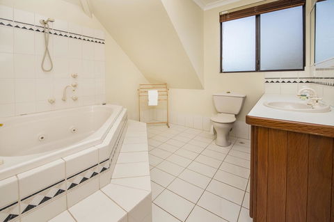 A Hidden Bush Delight - Accommodation Perth 26