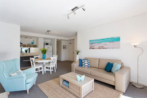 Beachside Living - South Fremantle - Accommodation Perth 0