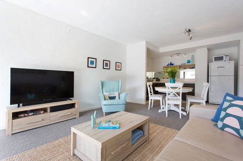 Beachside Living - South Fremantle - Accommodation Perth 1
