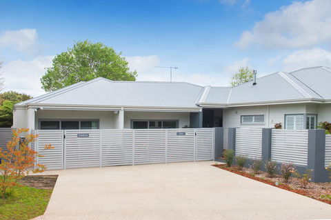 Churchill Studios - Perth Resorts 5