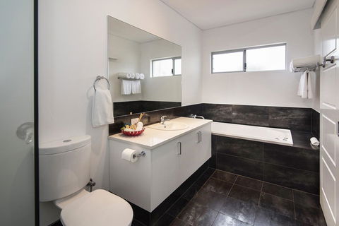 Churchill Studios - Perth Resorts 4