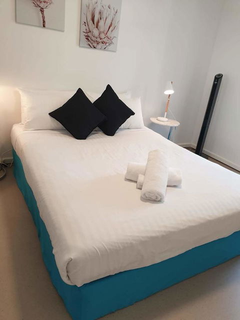 West Beach Lagoon 206 - Sleeps Three! Value!!! - Accommodation Perth 3