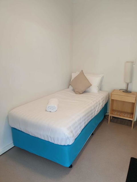 West Beach Lagoon 206 - Sleeps Three! Value!!! - Accommodation Perth 2